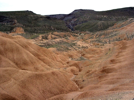 Badlands in eastern Lanfair Valley